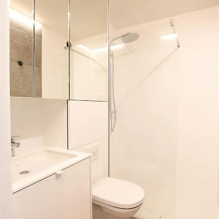 Zwembad Met Frontaal Zeezicht Lejlighed